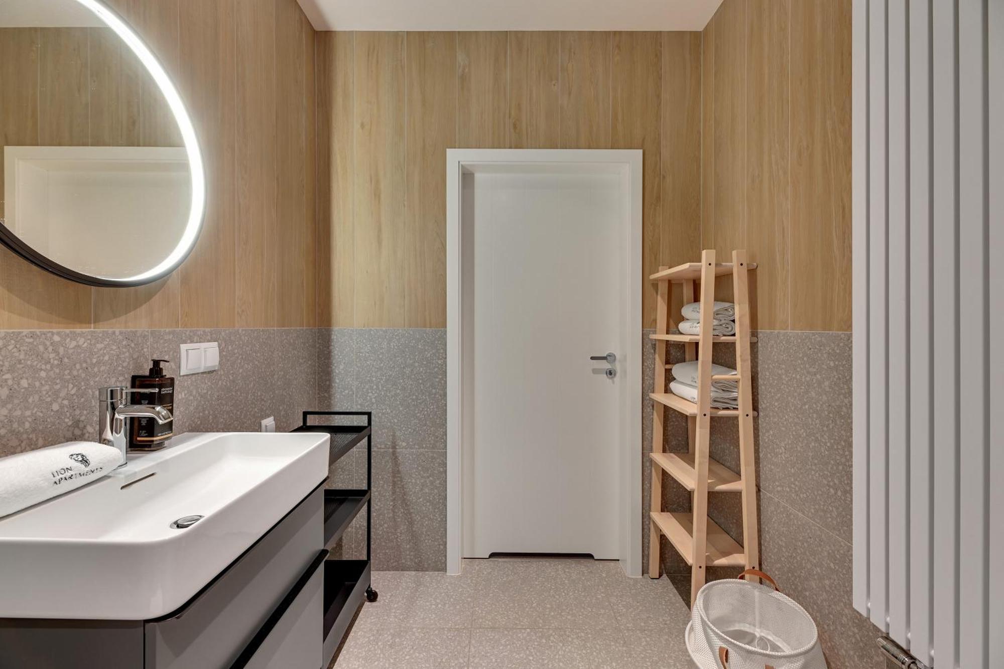 Scala City Center Apartments With Parking By Lion Apartments Гданьск Экстерьер фото